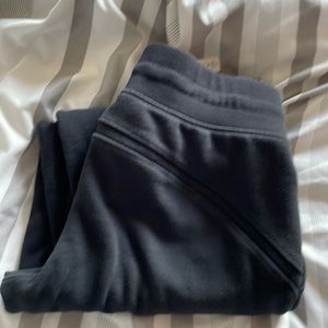 Lululemon Scuba Jogger size 4 Black